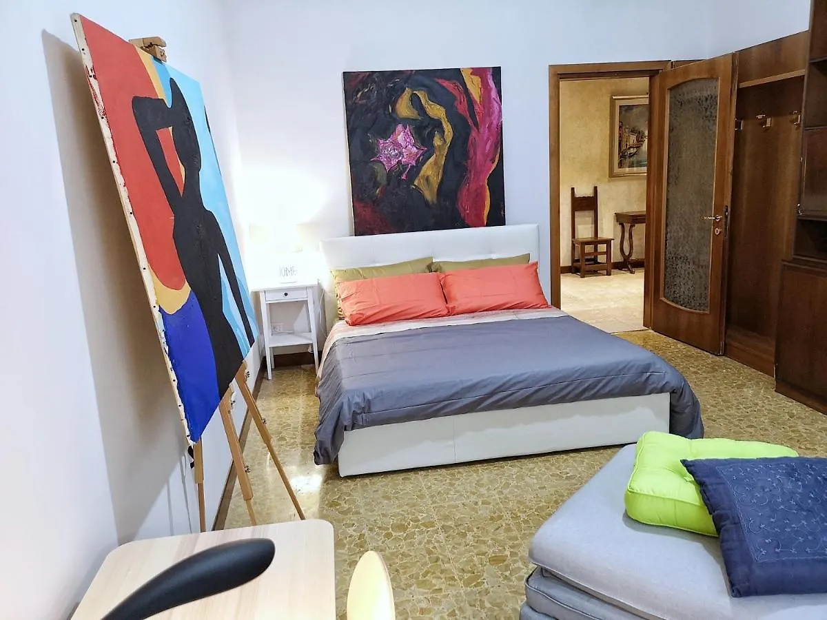 B&B Laura'S Home ミラノ 0*,  イタリア